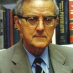 Ian Pretyman Stevenson (1918-2007), bioquímico y profesor de psiquiatría canadiense, fue jefe de la División de Estudios de percepción en la Universidad de Virginia (USA).