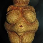 La Venus de Willendorf es una venus paleolítica datada entre 28.000 y 25.000 a. C.